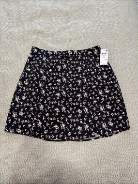 NWT And Now This Floral Mini Skirt Size M Black